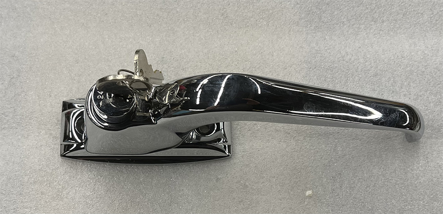 DELUXE-LOCKING-KEY-HANDLE